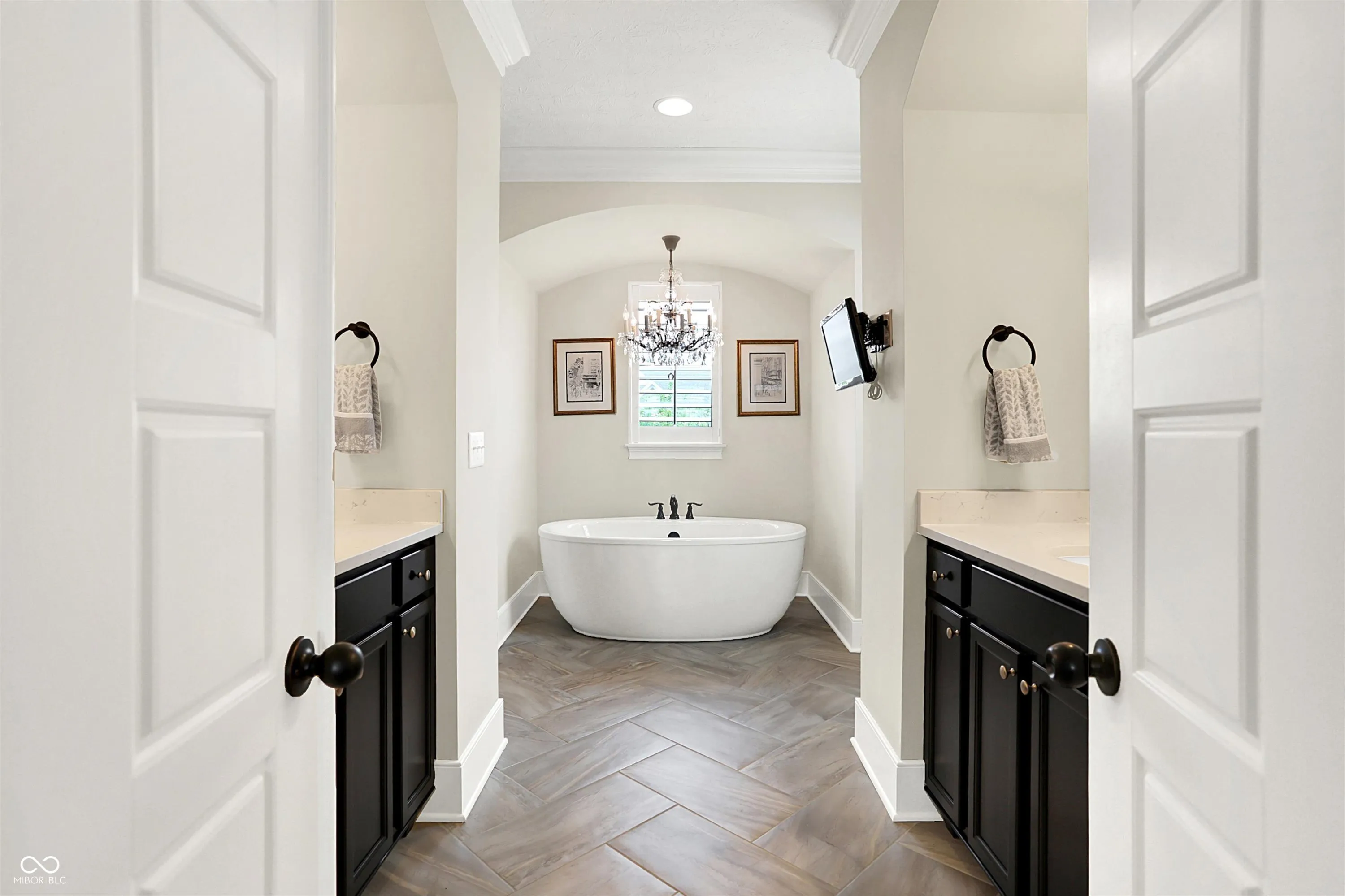 Fishers, Indiana 46038, United States, 5 Bedrooms Bedrooms, ,5 BathroomsBathrooms,Residential,Pending,151609