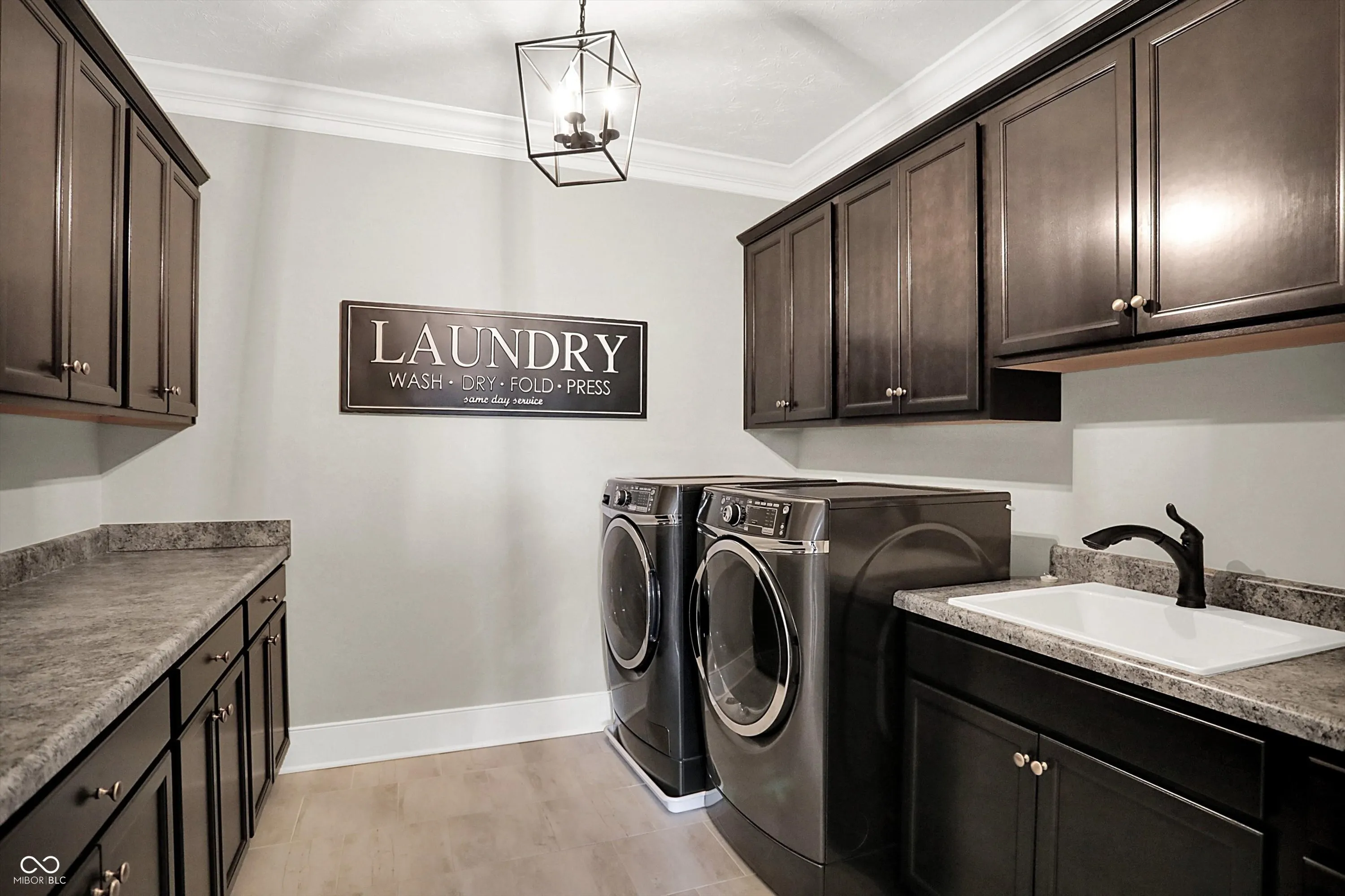 Fishers, Indiana 46038, United States, 5 Bedrooms Bedrooms, ,5 BathroomsBathrooms,Residential,Pending,151609