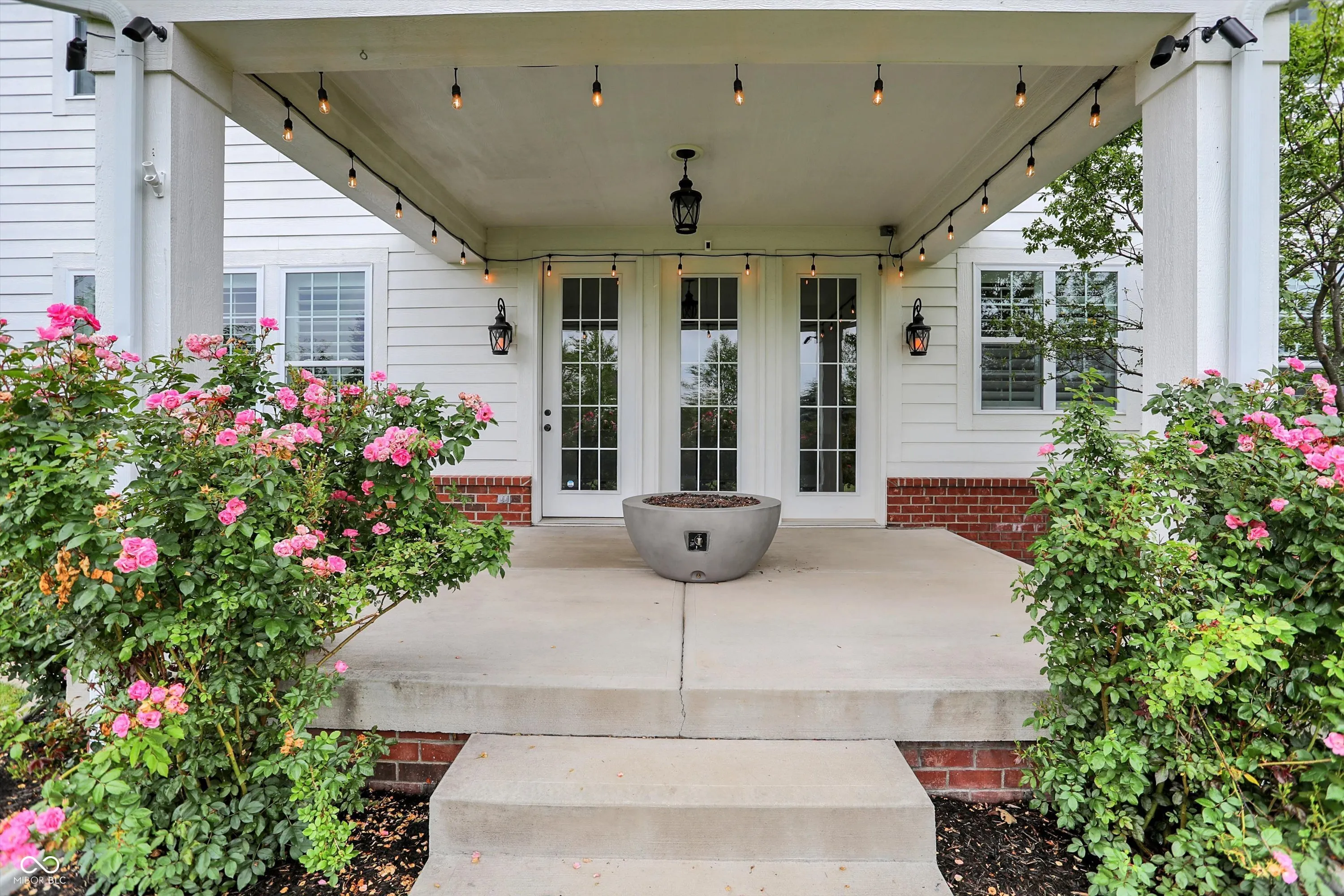 Fishers, Indiana 46038, United States, 5 Bedrooms Bedrooms, ,5 BathroomsBathrooms,Residential,Pending,151609