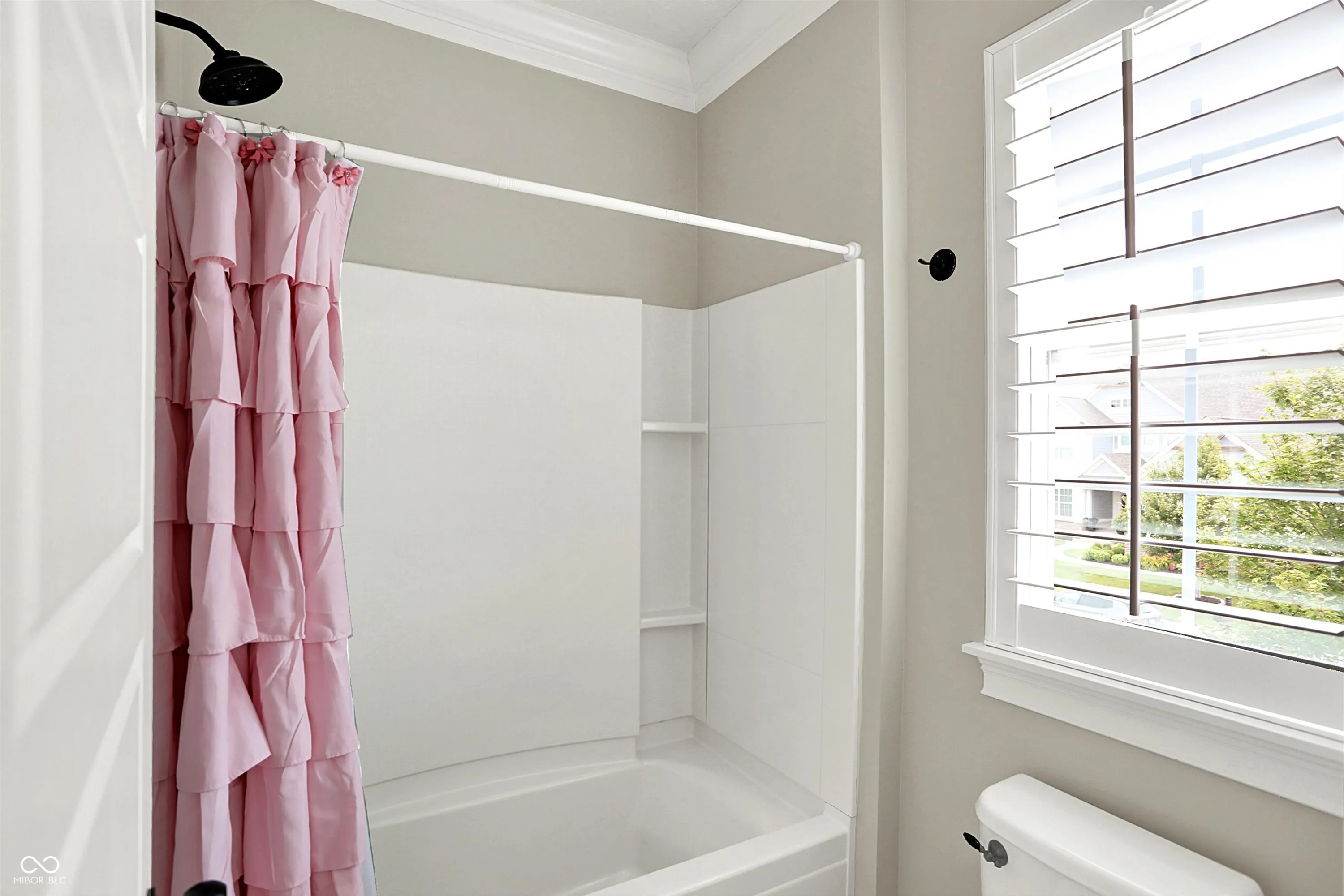 Fishers, Indiana 46038, United States, 5 Bedrooms Bedrooms, ,5 BathroomsBathrooms,Residential,Pending,151609