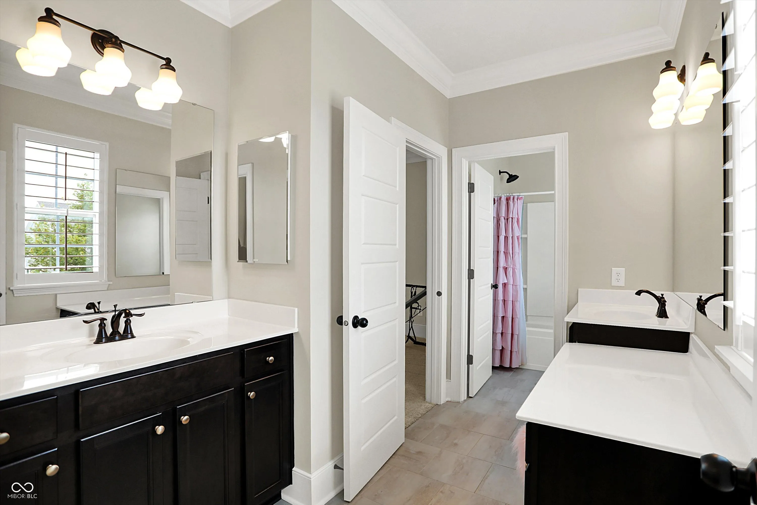 Fishers, Indiana 46038, United States, 5 Bedrooms Bedrooms, ,5 BathroomsBathrooms,Residential,Pending,151609