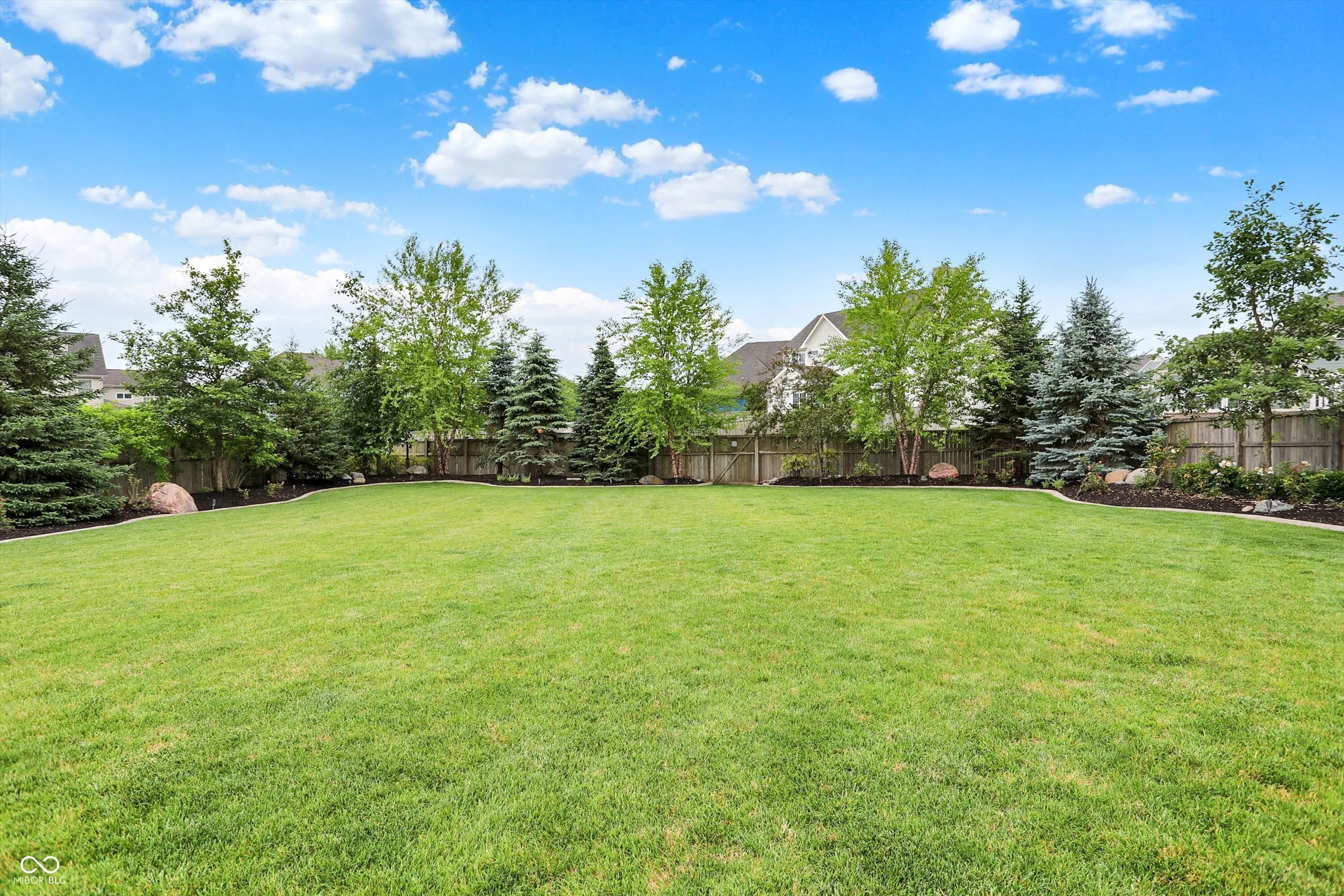 Fishers, Indiana 46038, United States, 5 Bedrooms Bedrooms, ,5 BathroomsBathrooms,Residential,Pending,151609