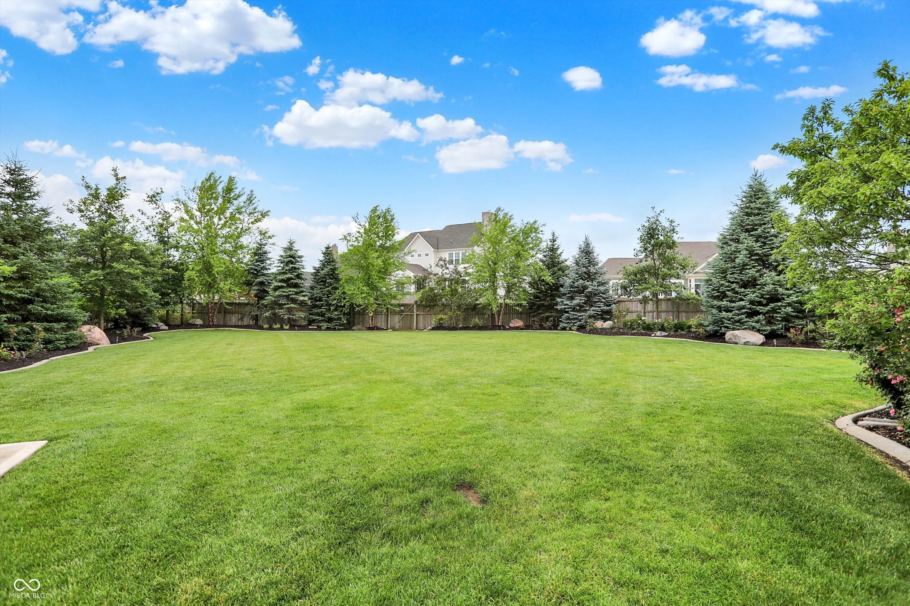 Fishers, Indiana 46038, United States, 5 Bedrooms Bedrooms, ,5 BathroomsBathrooms,Residential,Pending,151609