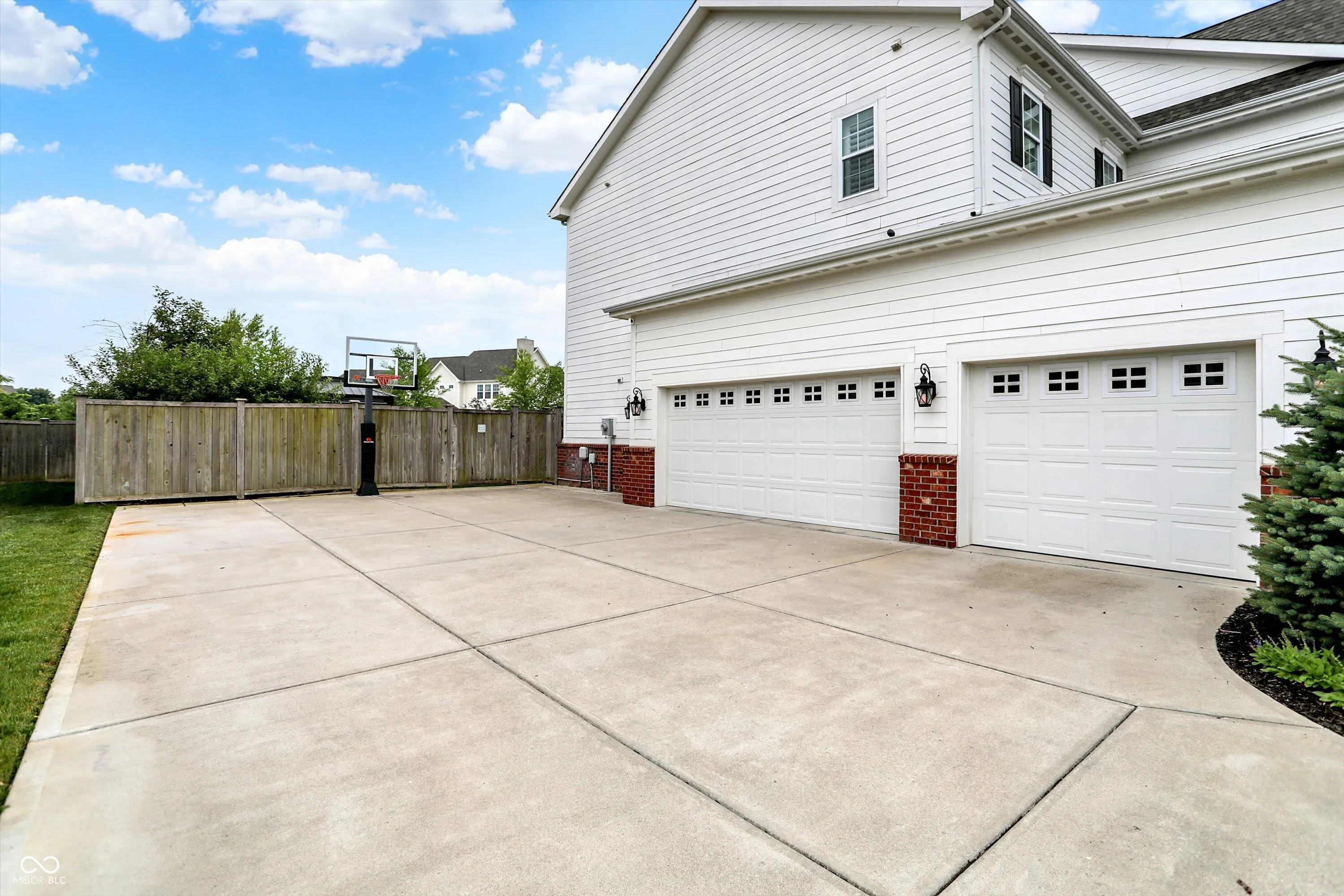 Fishers, Indiana 46038, United States, 5 Bedrooms Bedrooms, ,5 BathroomsBathrooms,Residential,Pending,151609