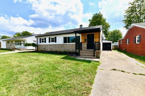 Photo of 129 E McKenzie Road, Greenfield, IN 46140 (MLS # 22125719)