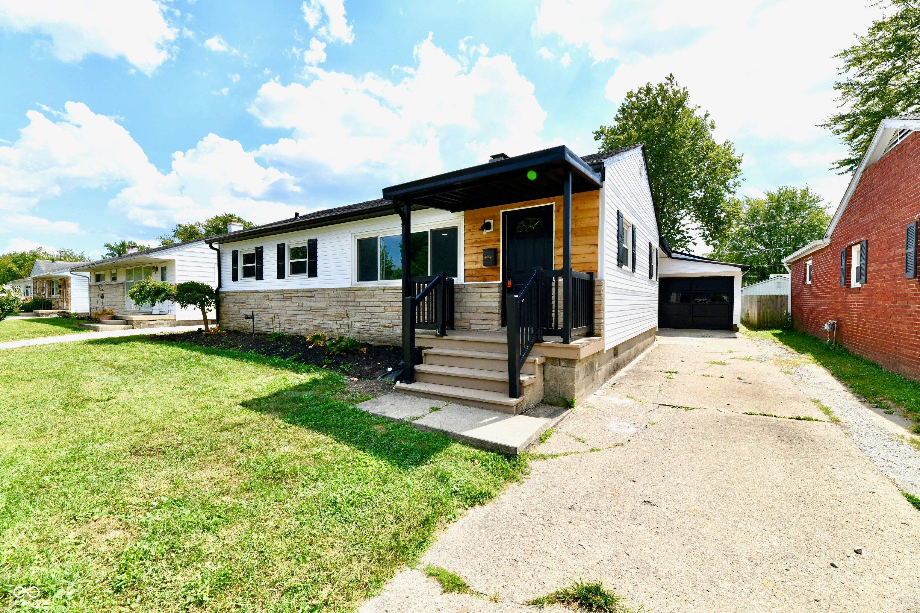 129 E McKenzie Road