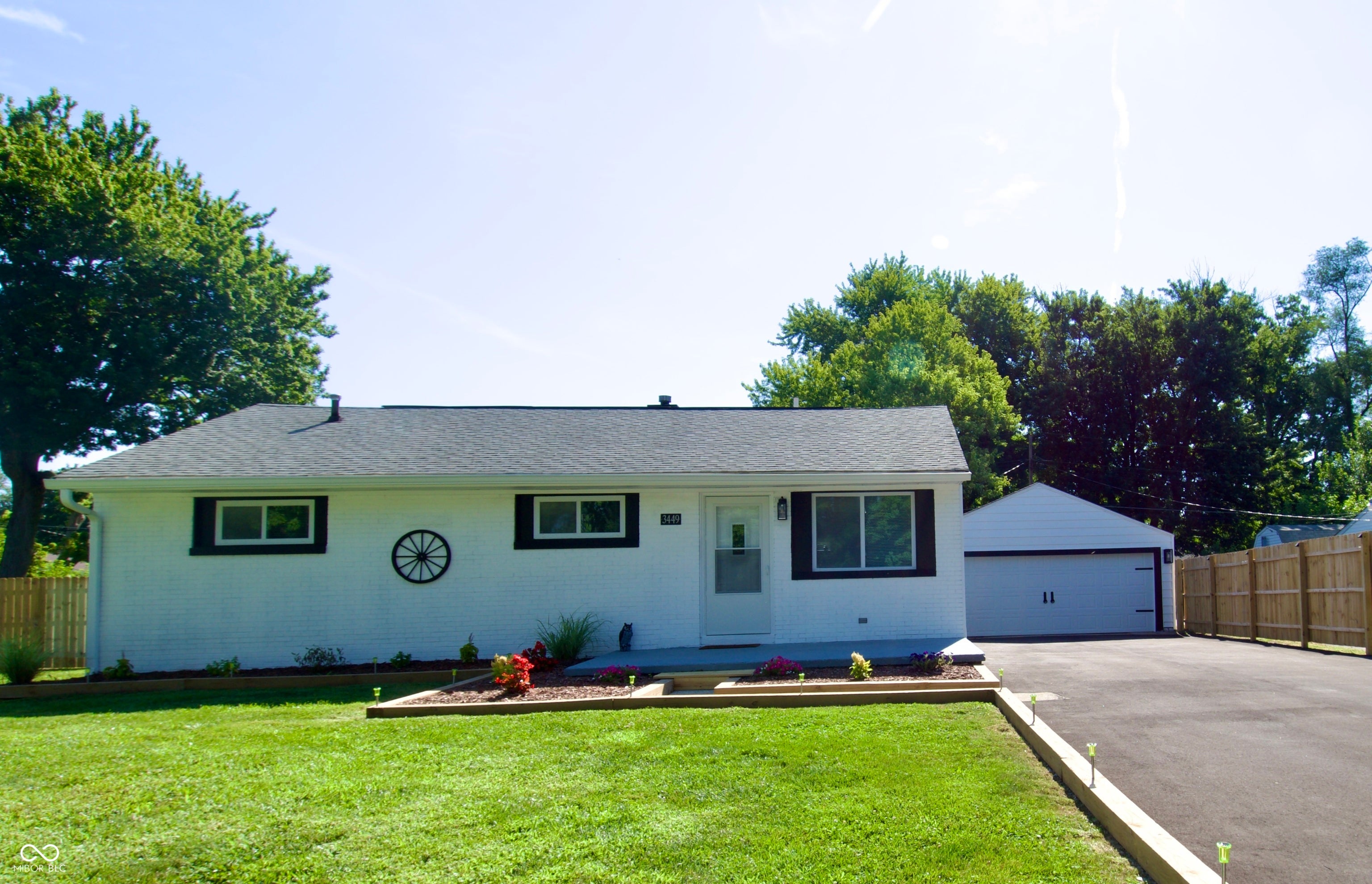 3449 N Elizabeth Street
