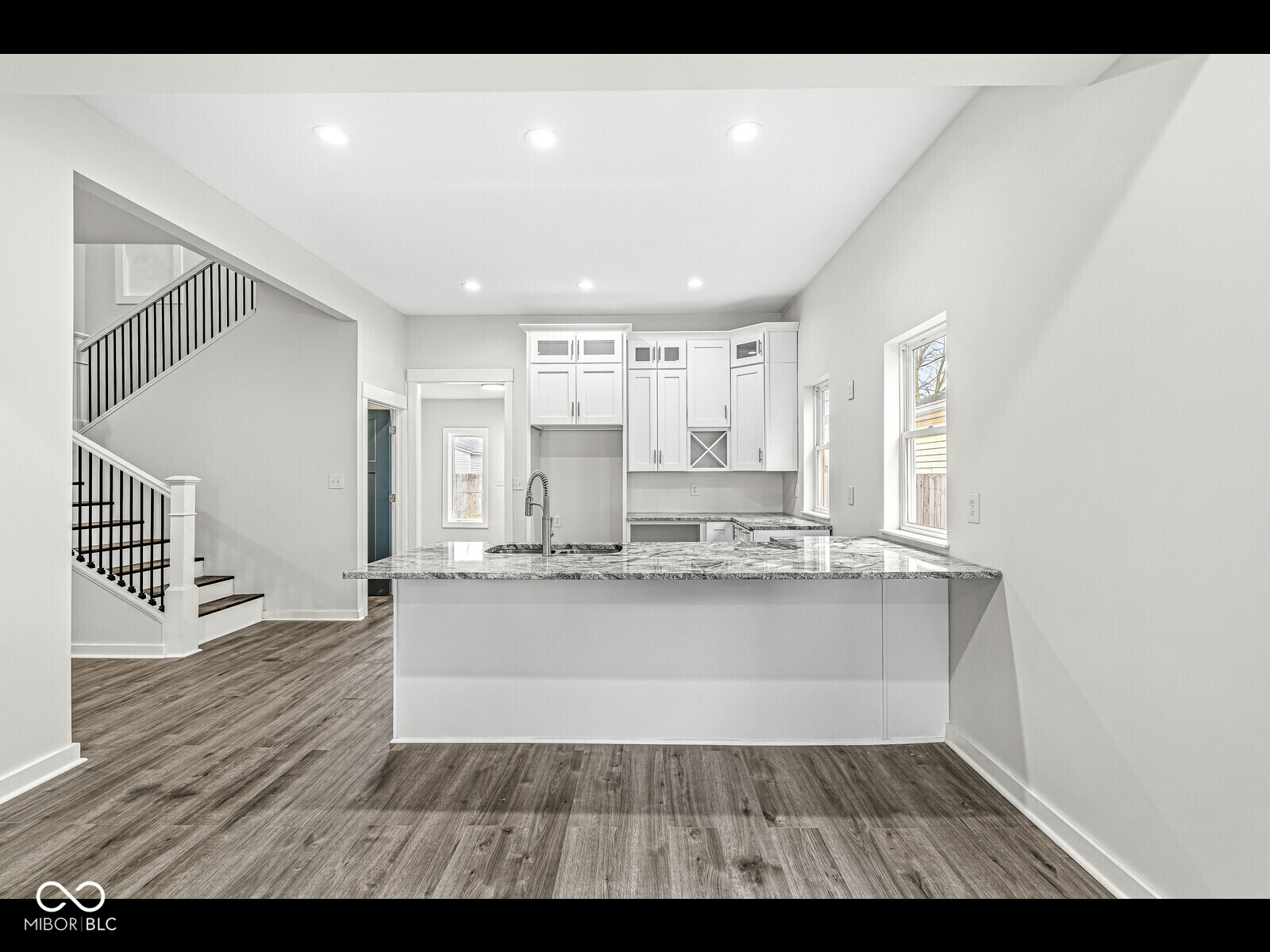 350 E Minnesota Street