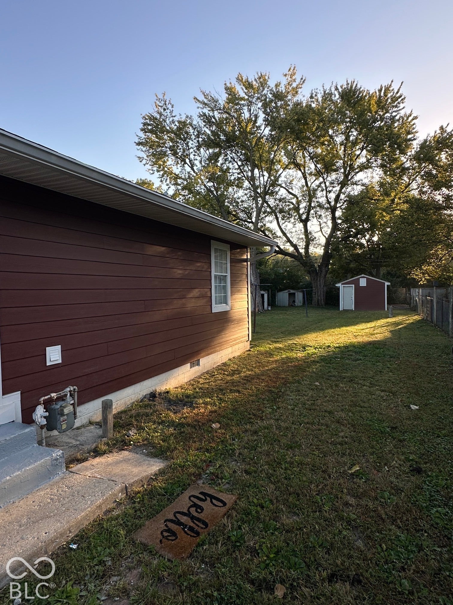 1025 S Roena