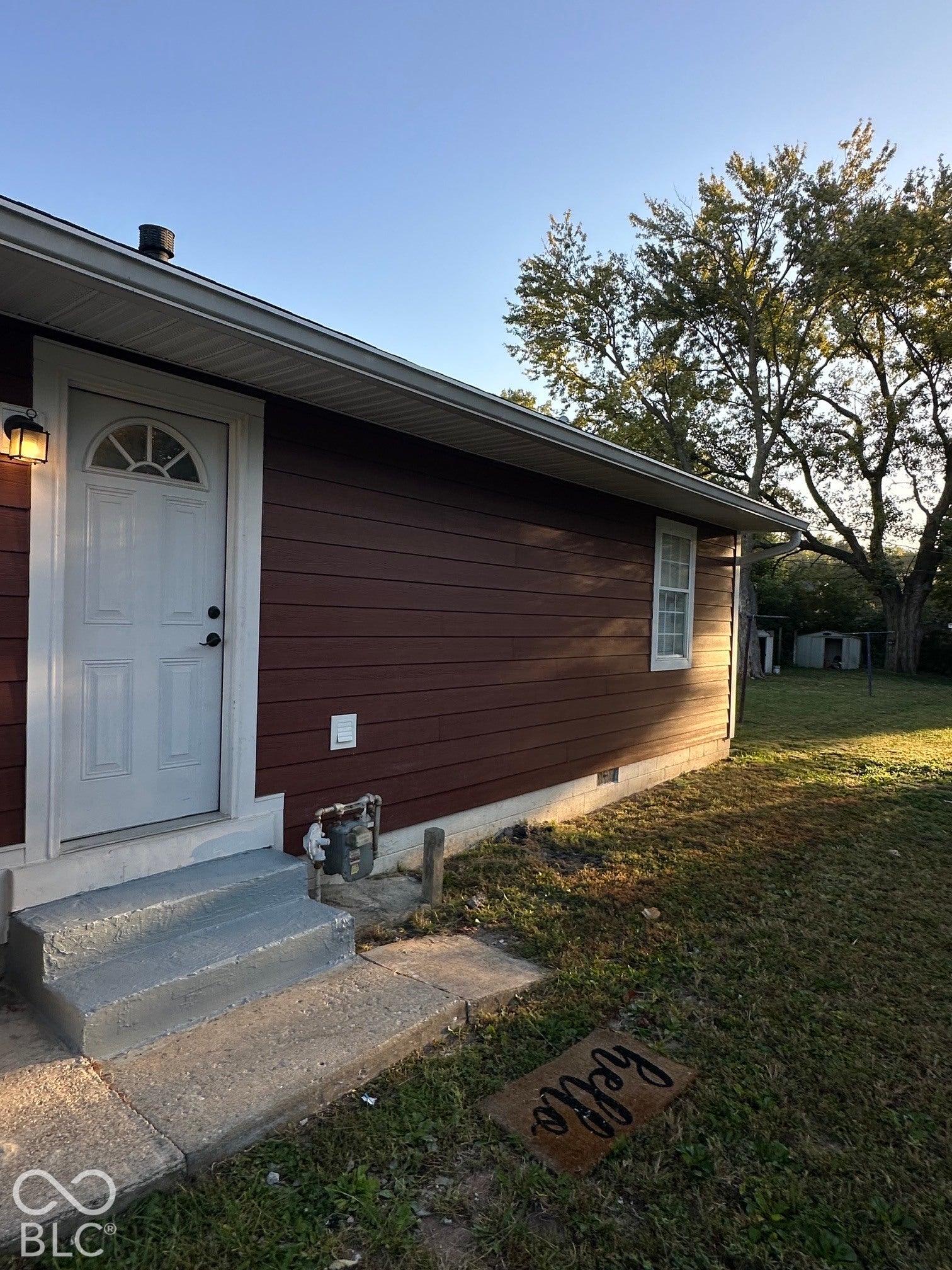 1025 S Roena