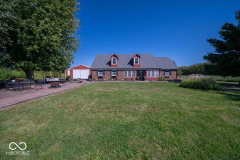 Photo of 1572 W 900 N, Fortville, IN 46040 (MLS # 22060687)