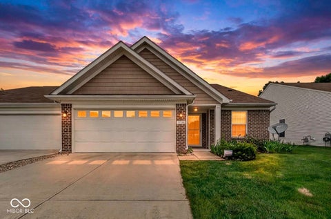 Photo of 11724 Whisperwood Way #39B, Fishers, IN 46037 (MLS # 22110529)