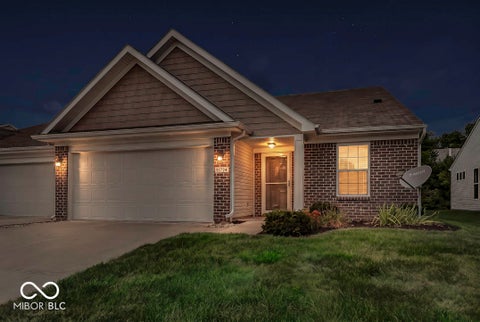 Photo of 11724 Whisperwood Way #39B, Fishers, IN 46037 (MLS # 22110529)