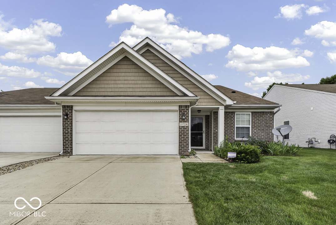 Photo 1 of 17 — 11724 Whisperwood Way 39B, Fishers, IN 46037