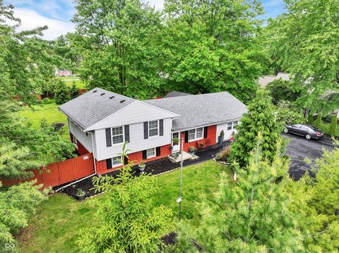 Photo of 1570 Apple Street, Greenfield, IN 46140 (MLS # 22099262)