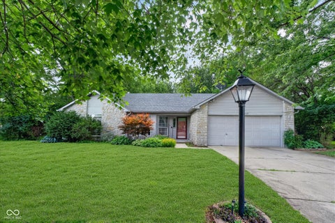 Photo of 12209 Van Spronsen Court, Indianapolis, IN 46236 (MLS # 22104584)