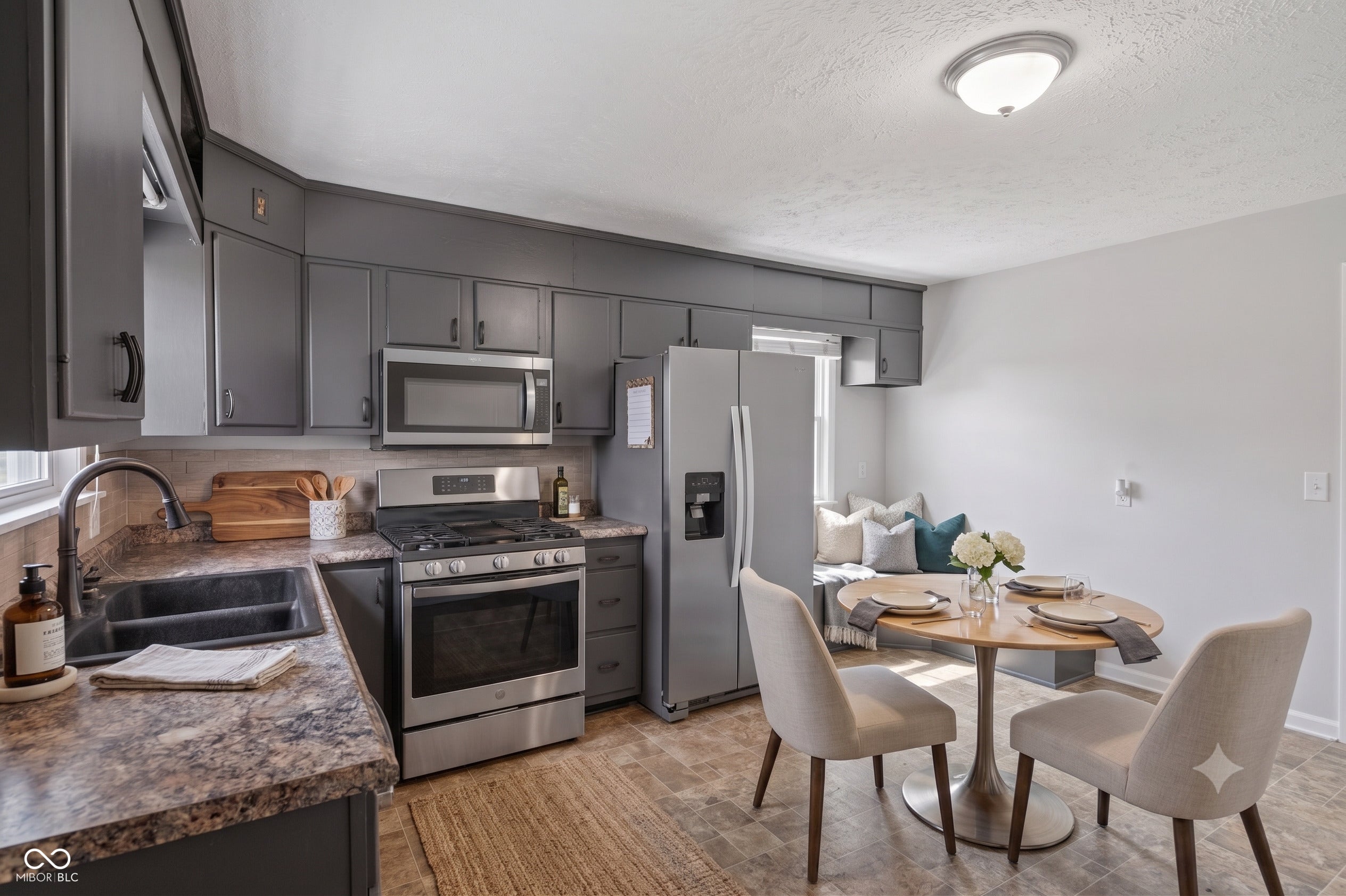229 N 16th Avenue