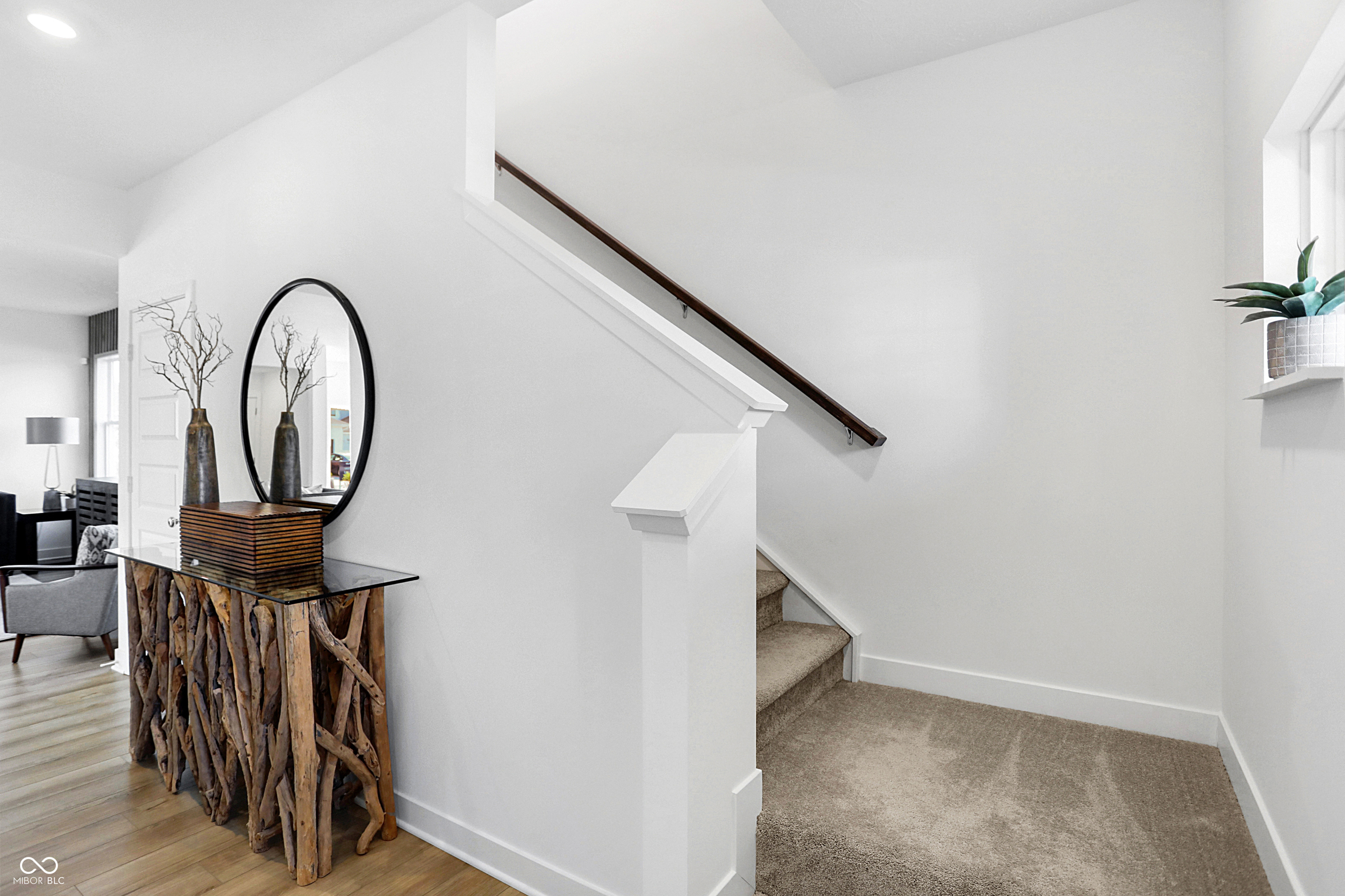 455 Lincoln Circle East