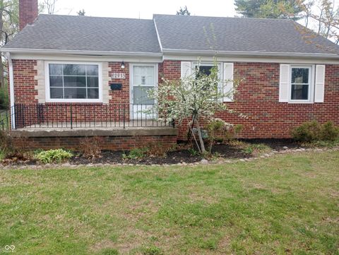 Photo of 2915 W 33rd Street, Indianapolis, IN 46222 (MLS # 22095161)