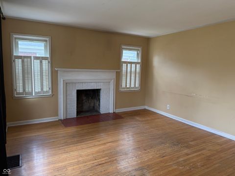 Photo of 2915 W 33rd Street, Indianapolis, IN 46222 (MLS # 22095161)