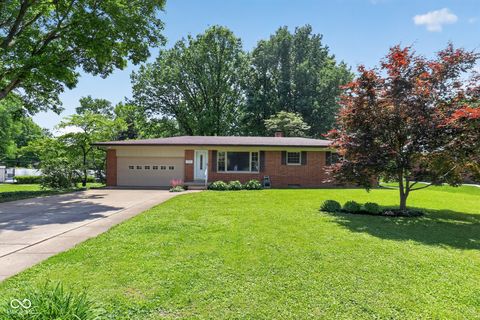 Photo of 727 Lawrence Avenue, Indianapolis, IN 46227 (MLS # 22102926)