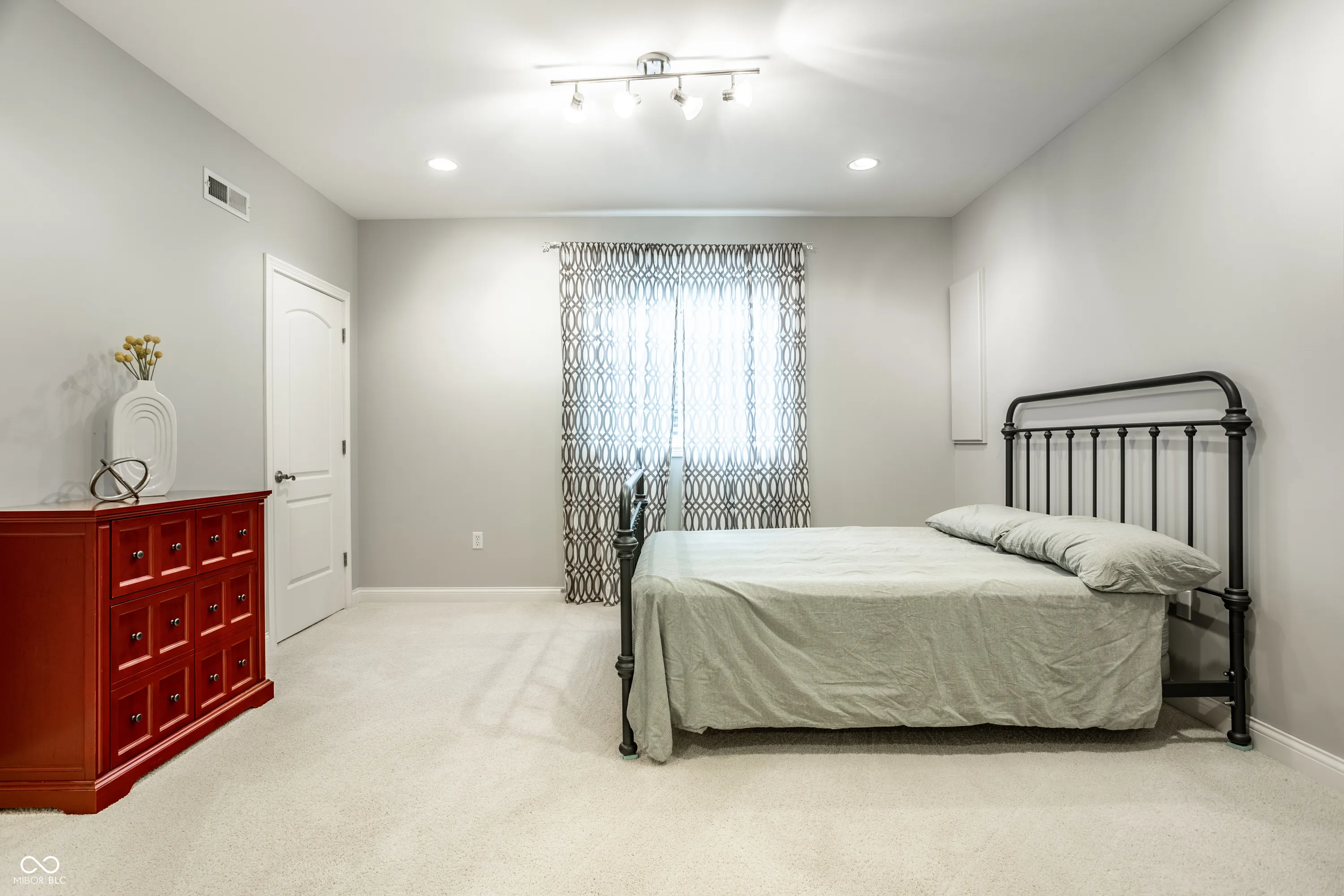 Fishers, Indiana 46037, United States, 5 Bedrooms Bedrooms, ,4 BathroomsBathrooms,Residential,Pending,178347