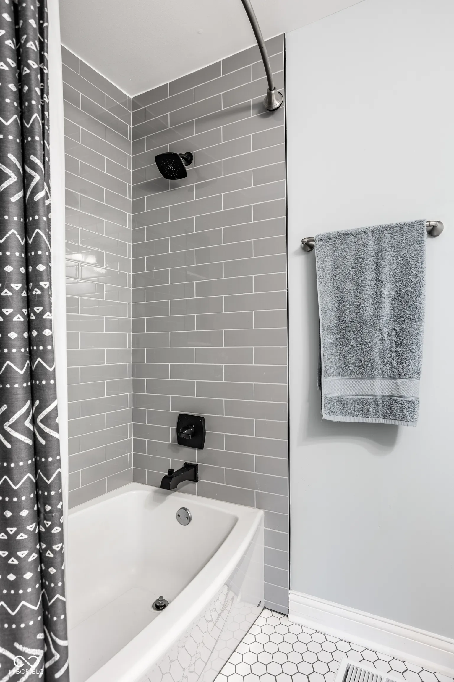 Fishers, Indiana 46037, United States, 5 Bedrooms Bedrooms, ,4 BathroomsBathrooms,Residential,Pending,178347