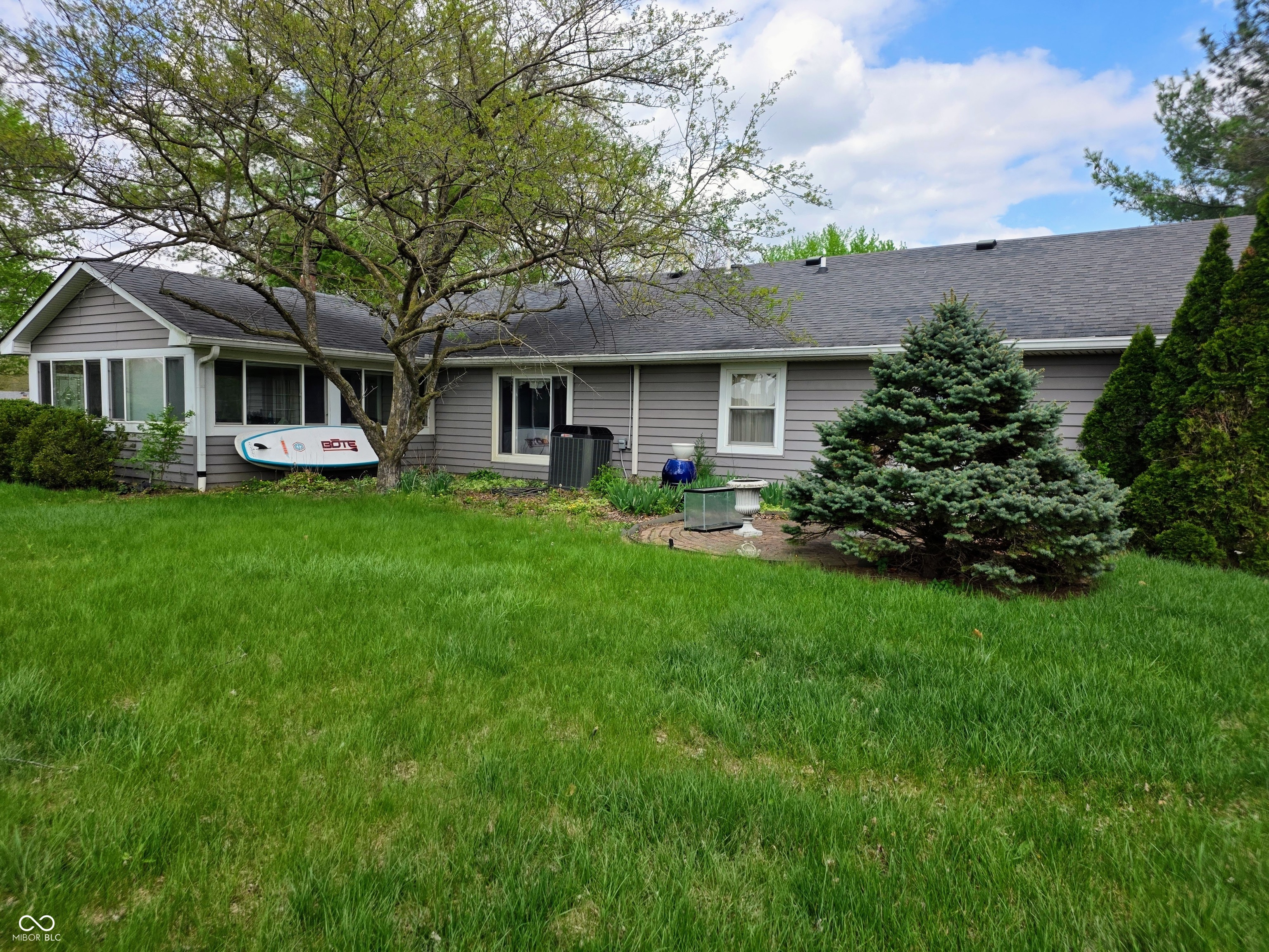 909 Cardinal Drive