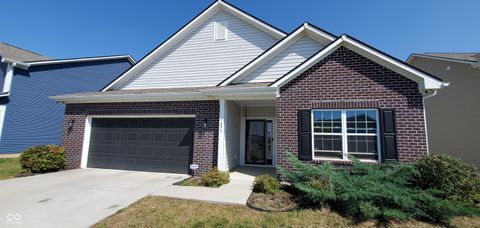 Photo of 1693 N Clearwater Drive, Greenfield, IN 46140 (MLS # 22062680)