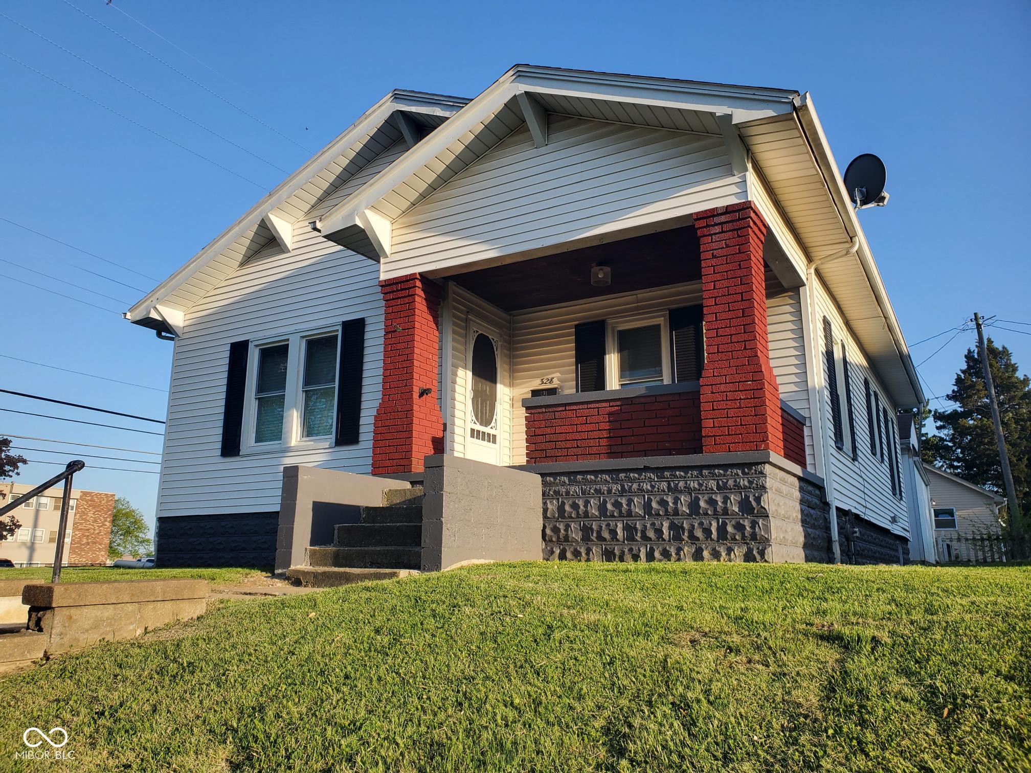 328 E Laurel Street