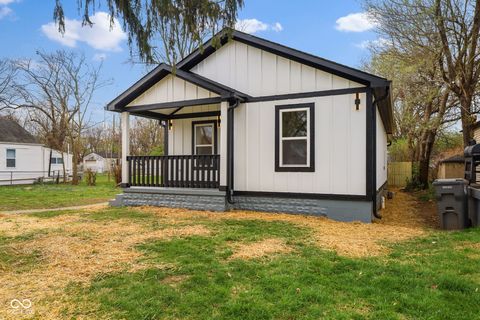 Photo of 4316 Crittenden Avenue, Indianapolis, IN 46205 (MLS # 22099510)