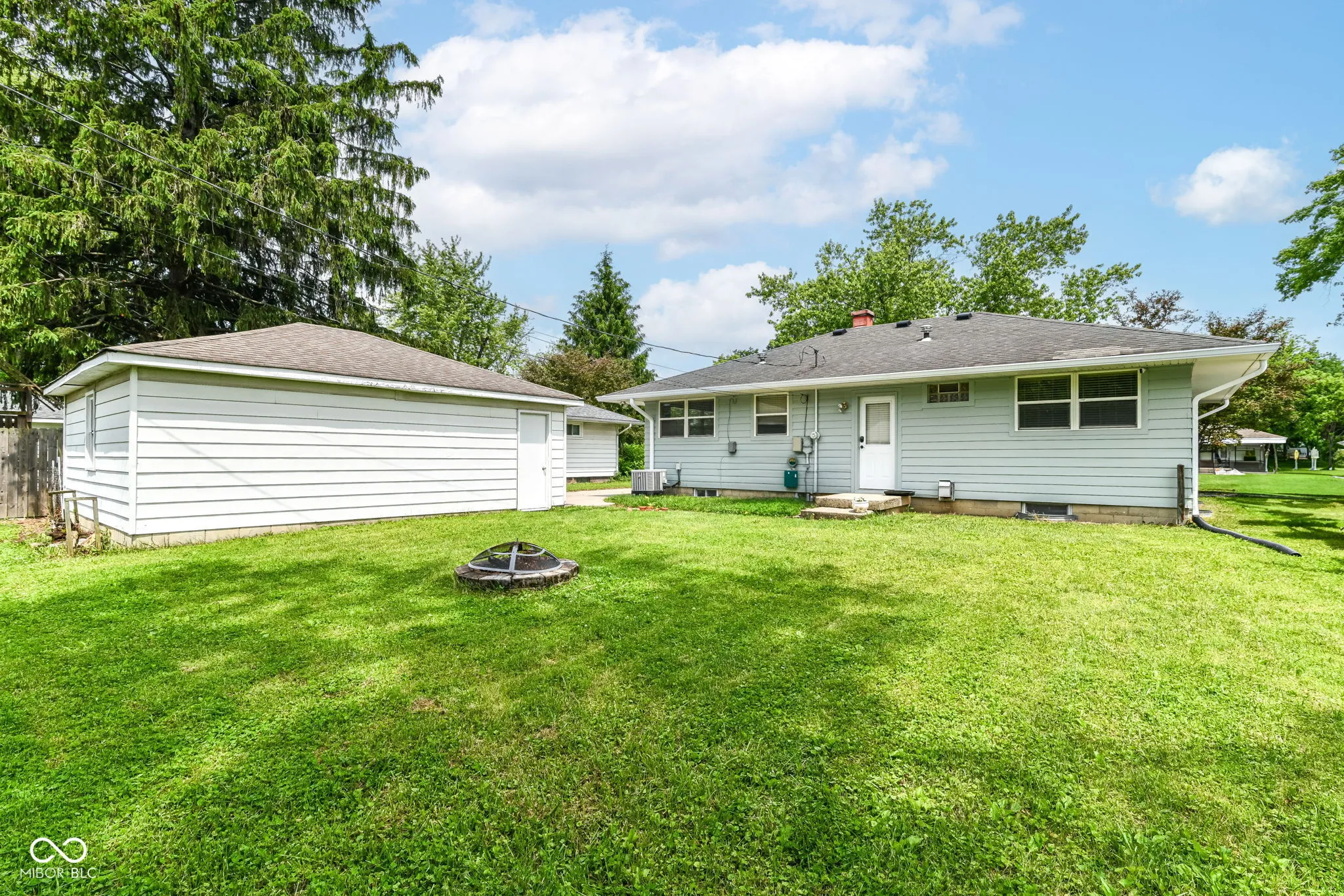 Indianapolis, Indiana 46226, United States, 3 Bedrooms Bedrooms, ,1 BathroomBathrooms,Residential,Pending,141974