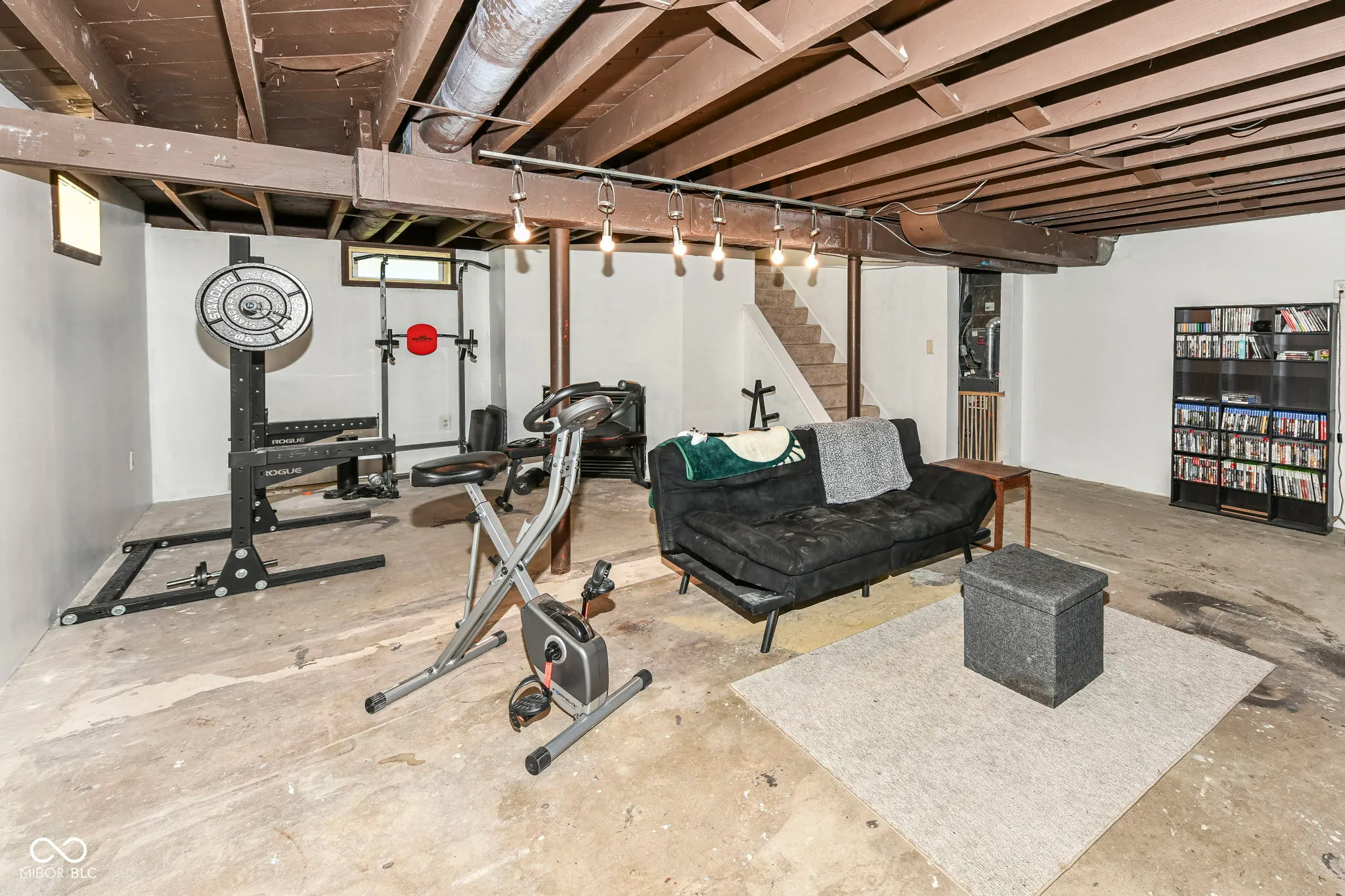 Indianapolis, Indiana 46226, United States, 3 Bedrooms Bedrooms, ,1 BathroomBathrooms,Residential,Pending,141974