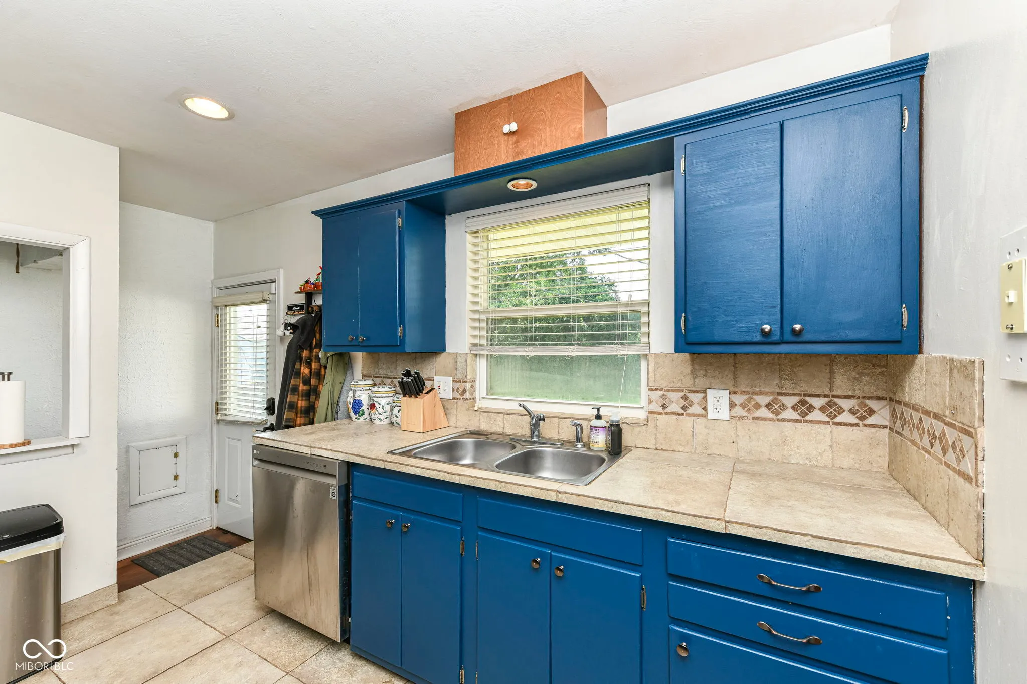 Indianapolis, Indiana 46226, United States, 3 Bedrooms Bedrooms, ,1 BathroomBathrooms,Residential,Pending,141974