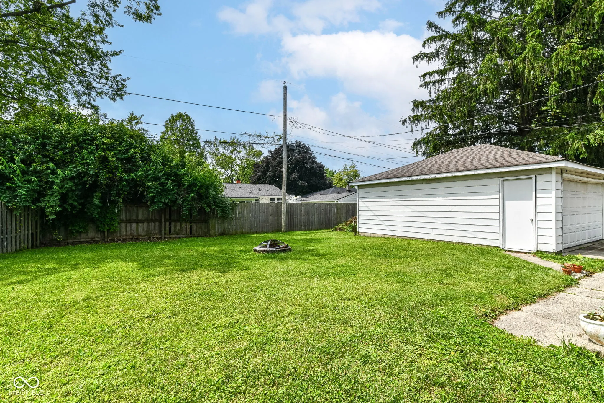 Indianapolis, Indiana 46226, United States, 3 Bedrooms Bedrooms, ,1 BathroomBathrooms,Residential,Pending,141974