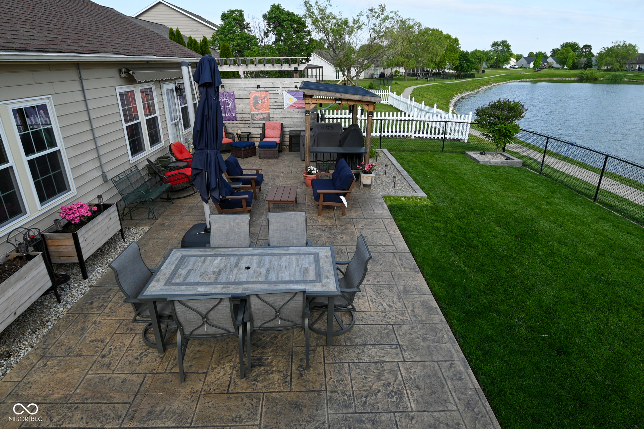 9675 Stonewall Lane