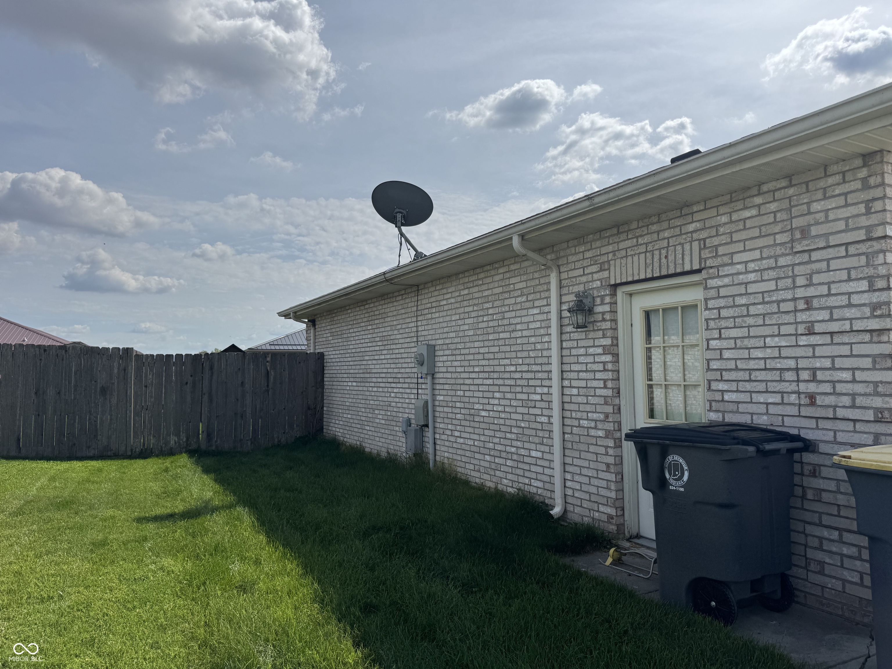 2725 Falcon Court