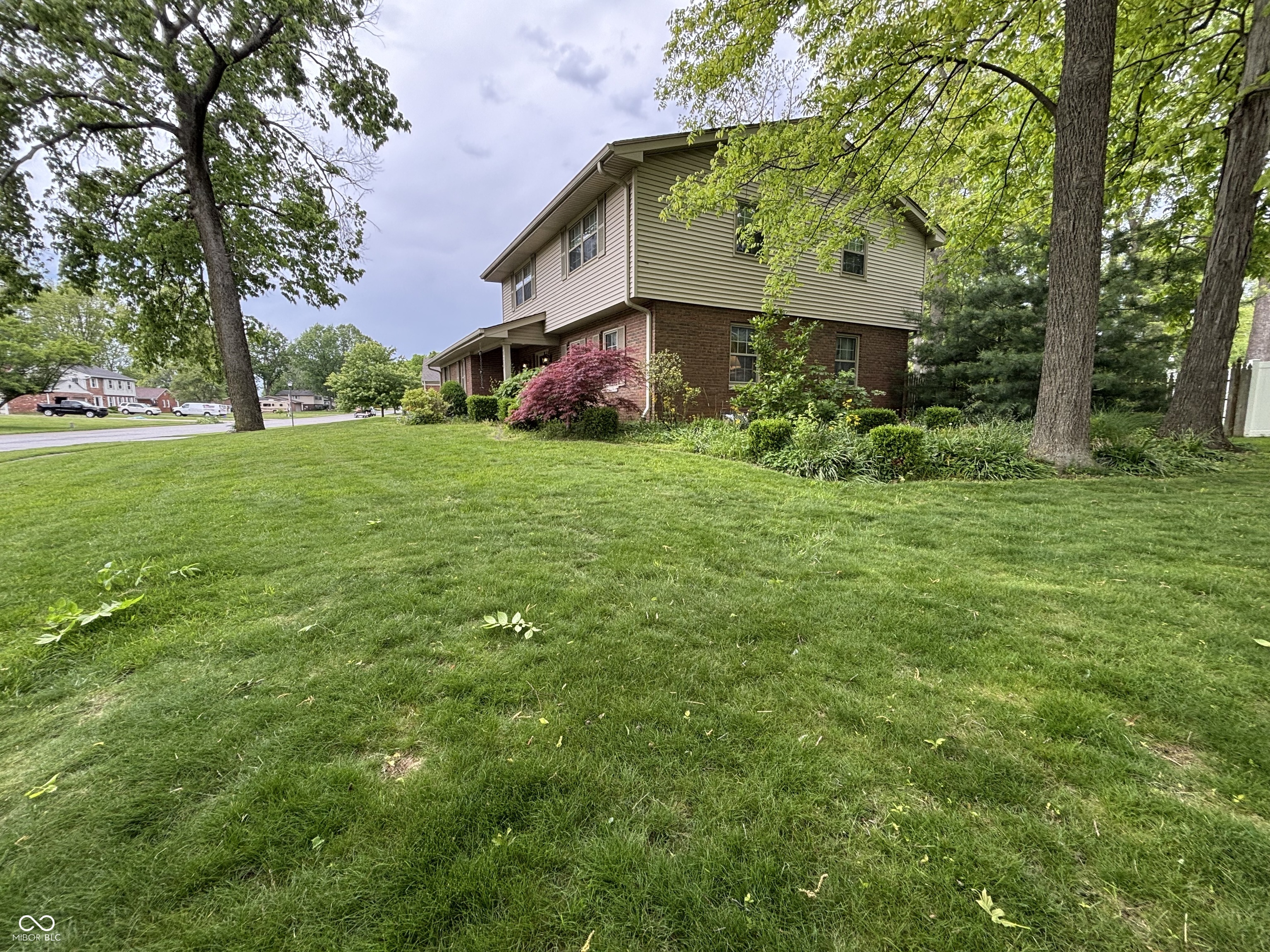 1525 South Drive