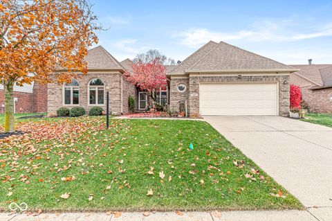Photo of 11697 Lake Forest Parkway, Carmel, IN 46033 (MLS # 22074994)