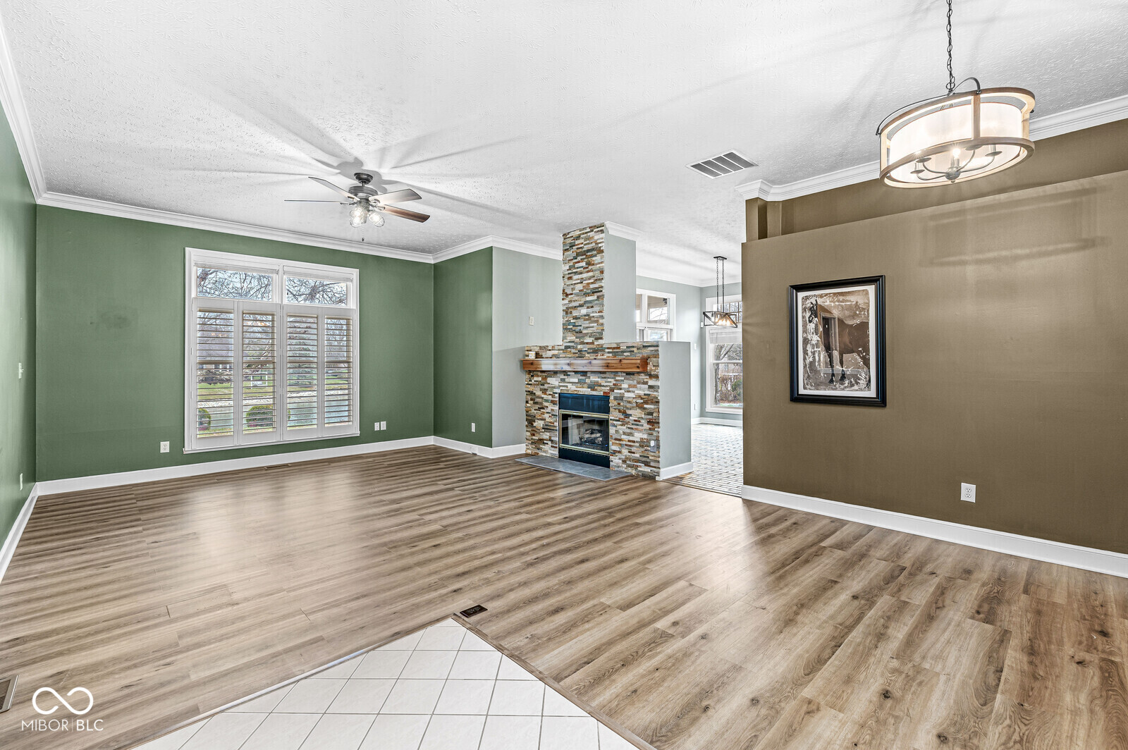 11697 Lake Forest Parkway