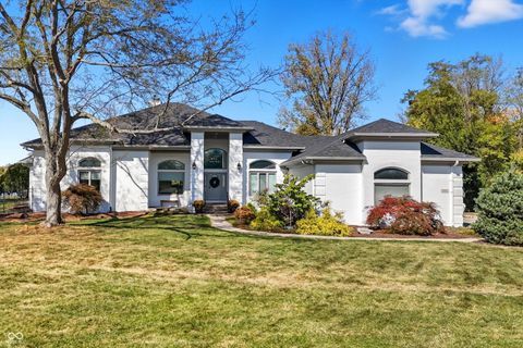 Photo of 8636 Fawn Lake Circle, Indianapolis, IN 46278 (MLS # 22068399)