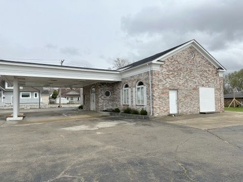 809 E 8th Street Anderson IN 46012