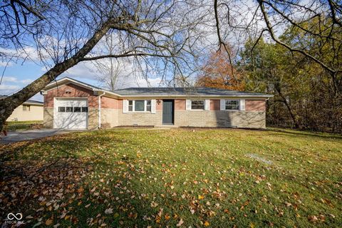 Photo of 8509 N Ricks Drive E, McCordsville, IN 46055 (MLS # 22071763)