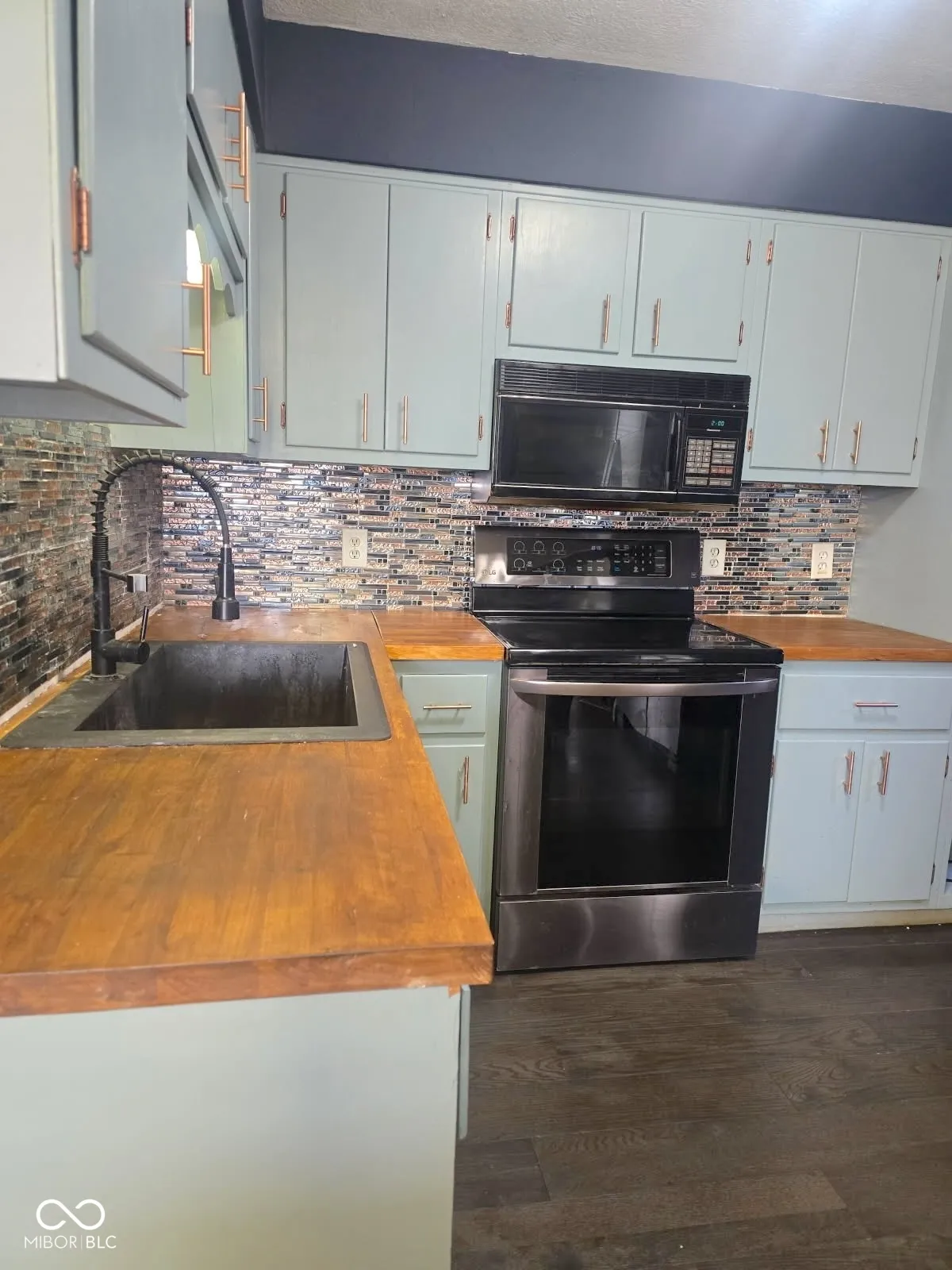 Kokomo, Indiana 46902, United States, 4 Bedrooms Bedrooms, ,2 BathroomsBathrooms,Residential,Pending,9068