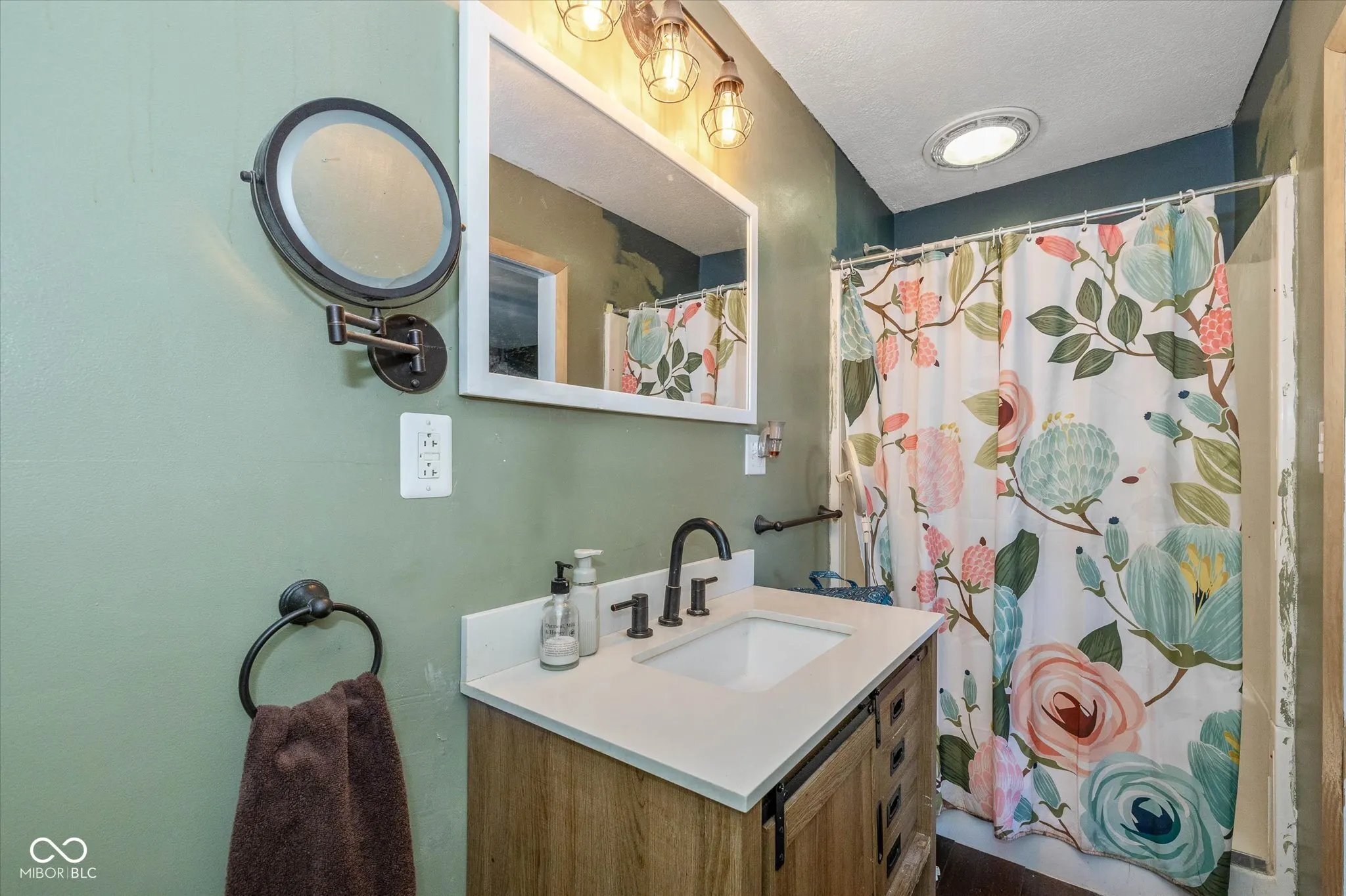 Kokomo, Indiana 46902, United States, 4 Bedrooms Bedrooms, ,2 BathroomsBathrooms,Residential,Pending,9068