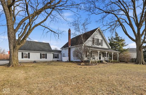 Photo of 14322 Cumberland Road, Noblesville, IN 46060 (MLS # 22085352)