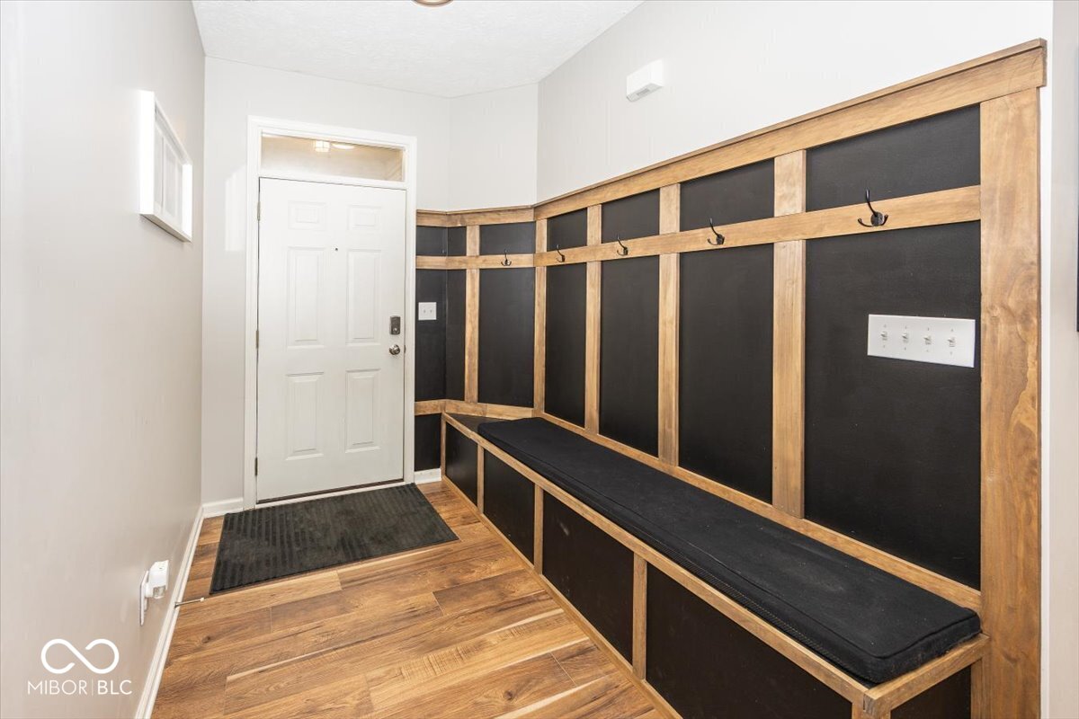 4162 S Woodtrail Lane