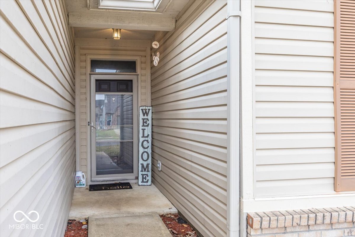 4162 S Woodtrail Lane