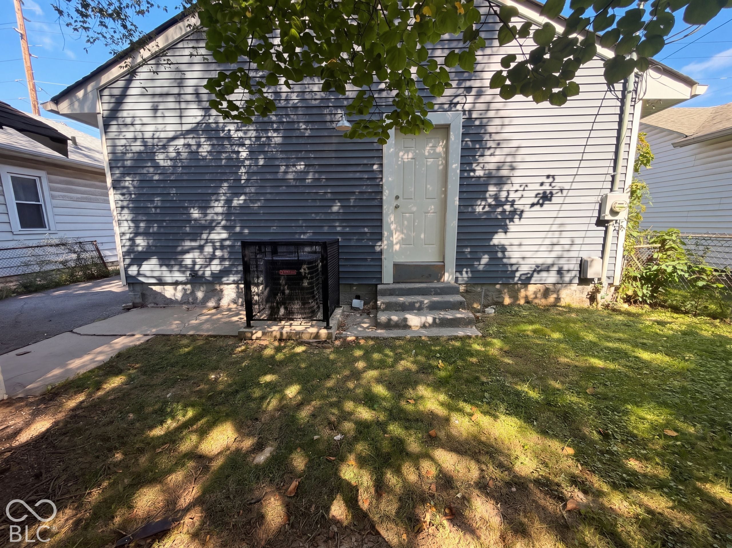 3907 E 16th Street