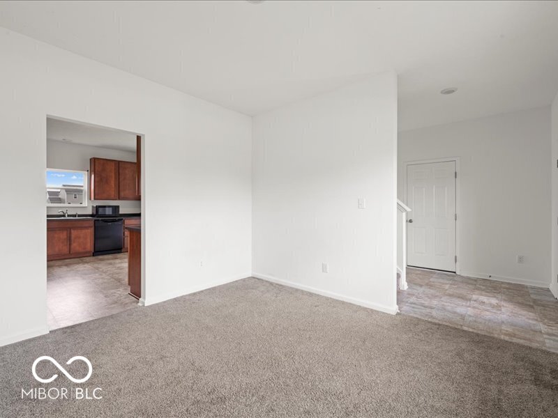 1456 Willow Tree Lane